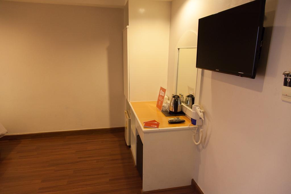 Zen Rooms Pratunam バンコク都 エクステリア 写真
